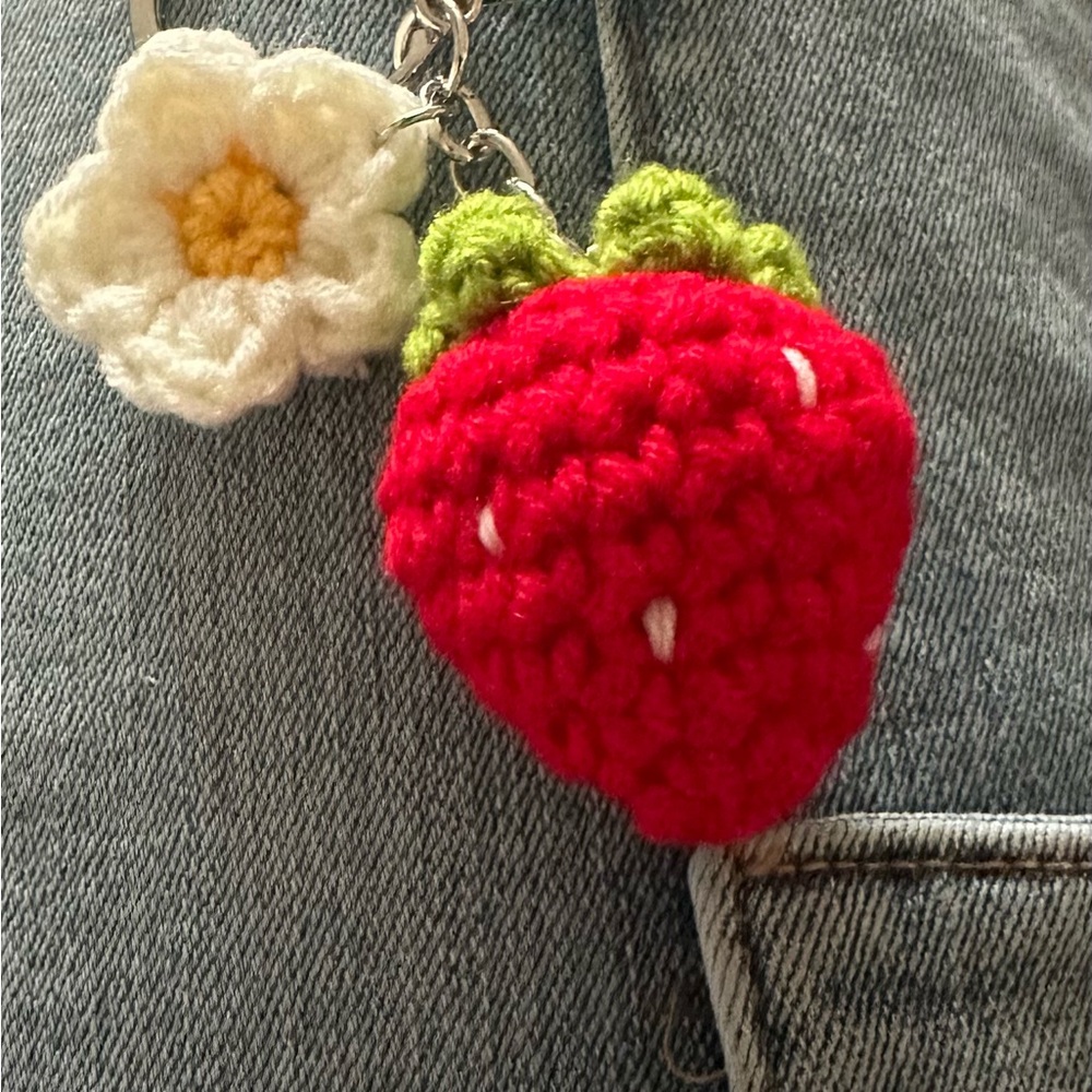 🔥Sold🔥Handmade Strawberry and Flower Keychain - Picture 2 of 4